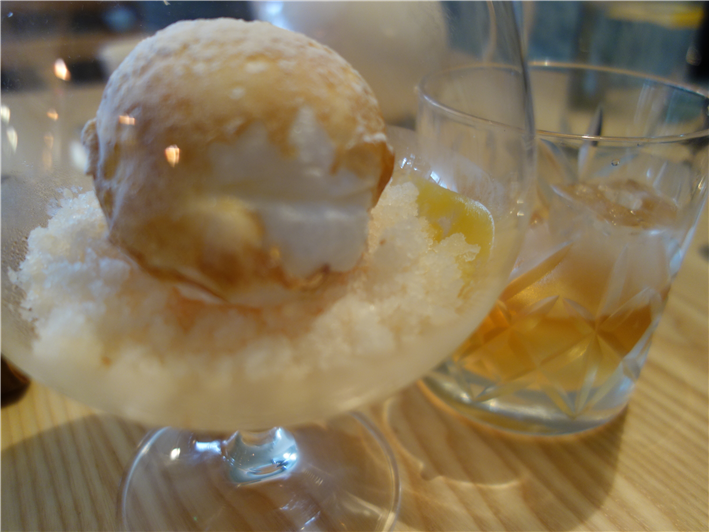 snowball meringue with duck infused whisky